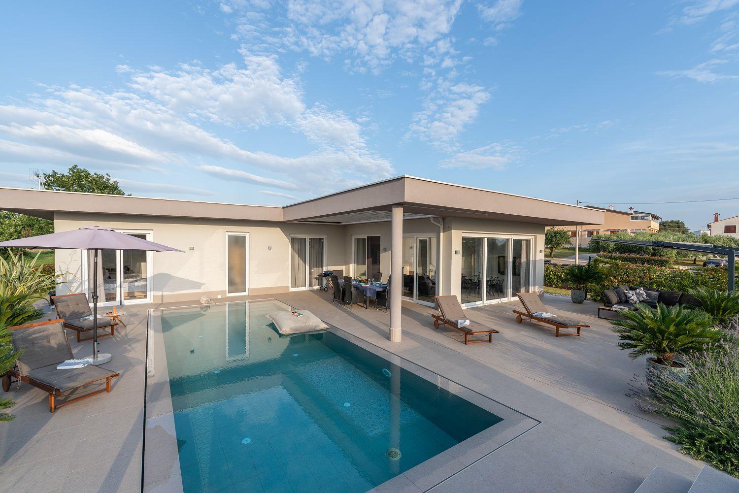 Ferienhaus Exquisite Mit Panoramablick Aufs Meer, Salzwasserpool Mit Gegenstromanlage, Bbq *