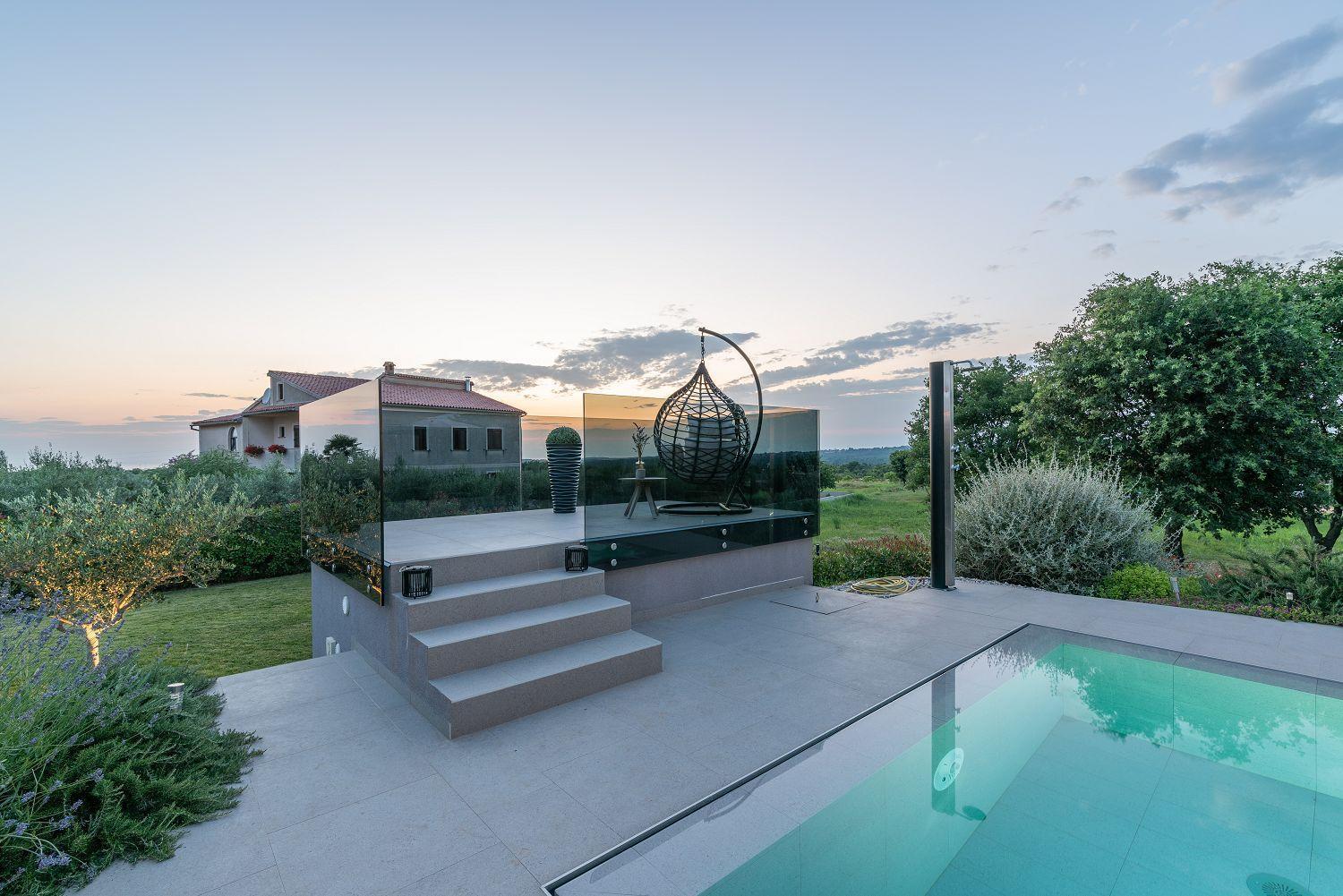 Exquisite Mit Panoramablick Aufs Meer, Salzwasserpool Mit Gegenstromanlage, Bbq Ferienhaus Poreč
