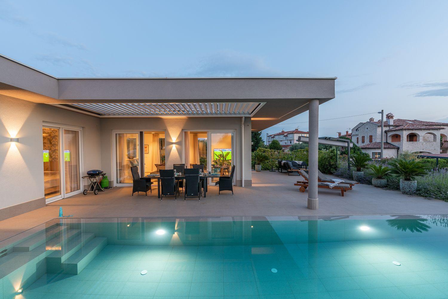 Exquisite Mit Panoramablick Aufs Meer, Salzwasserpool Mit Gegenstromanlage, Bbq Ferienhaus *