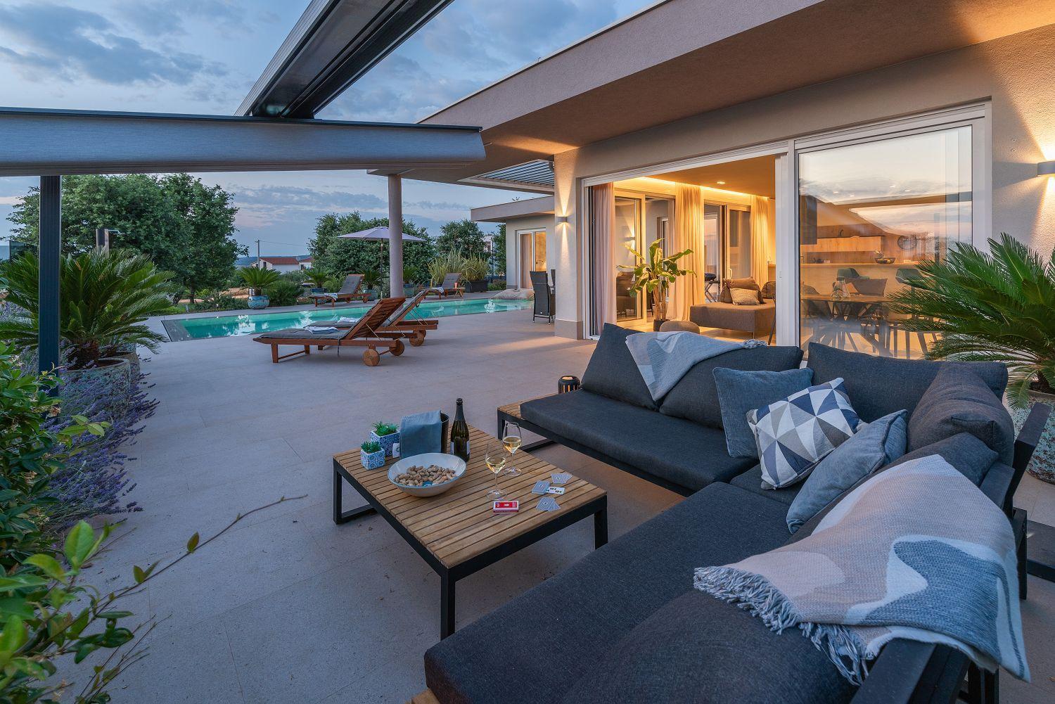 Exquisite Mit Panoramablick Aufs Meer, Salzwasserpool Mit Gegenstromanlage, Bbq *