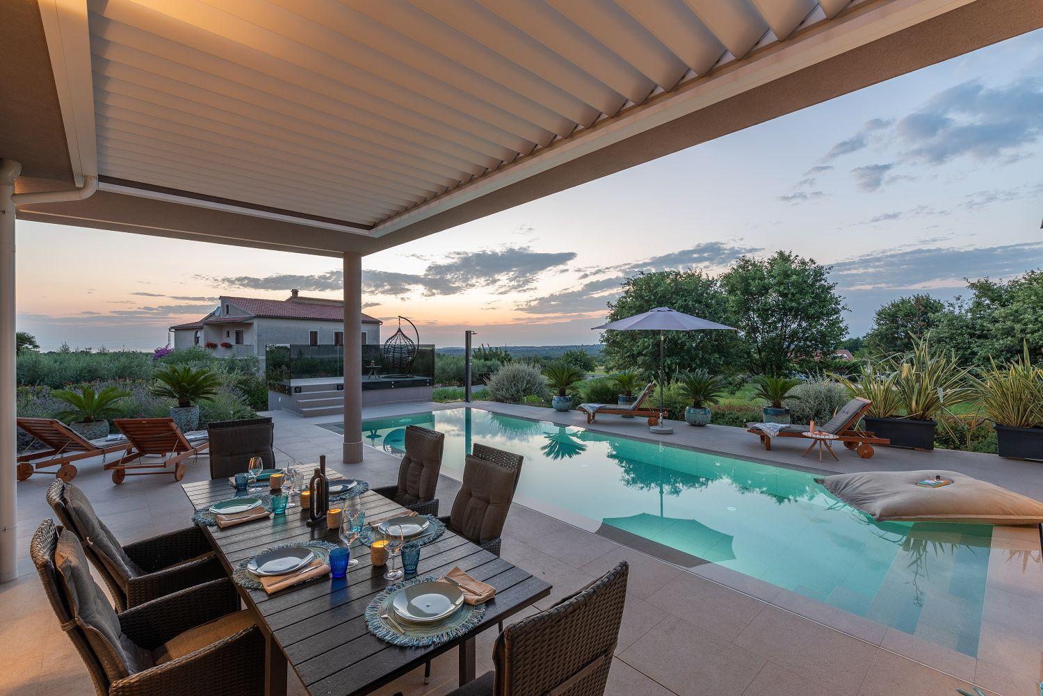Exquisite Mit Panoramablick Aufs Meer, Salzwasserpool Mit Gegenstromanlage, Bbq * Poreč