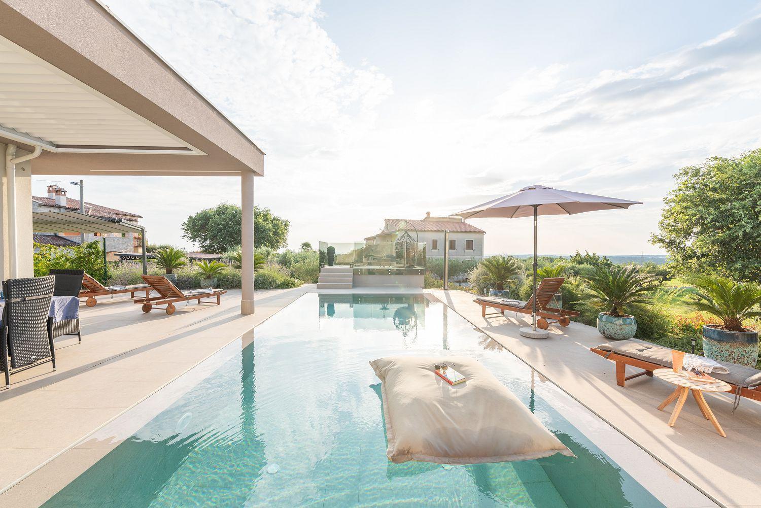 Ferienhaus Exquisite Mit Panoramablick Aufs Meer, Salzwasserpool Mit Gegenstromanlage, Bbq
